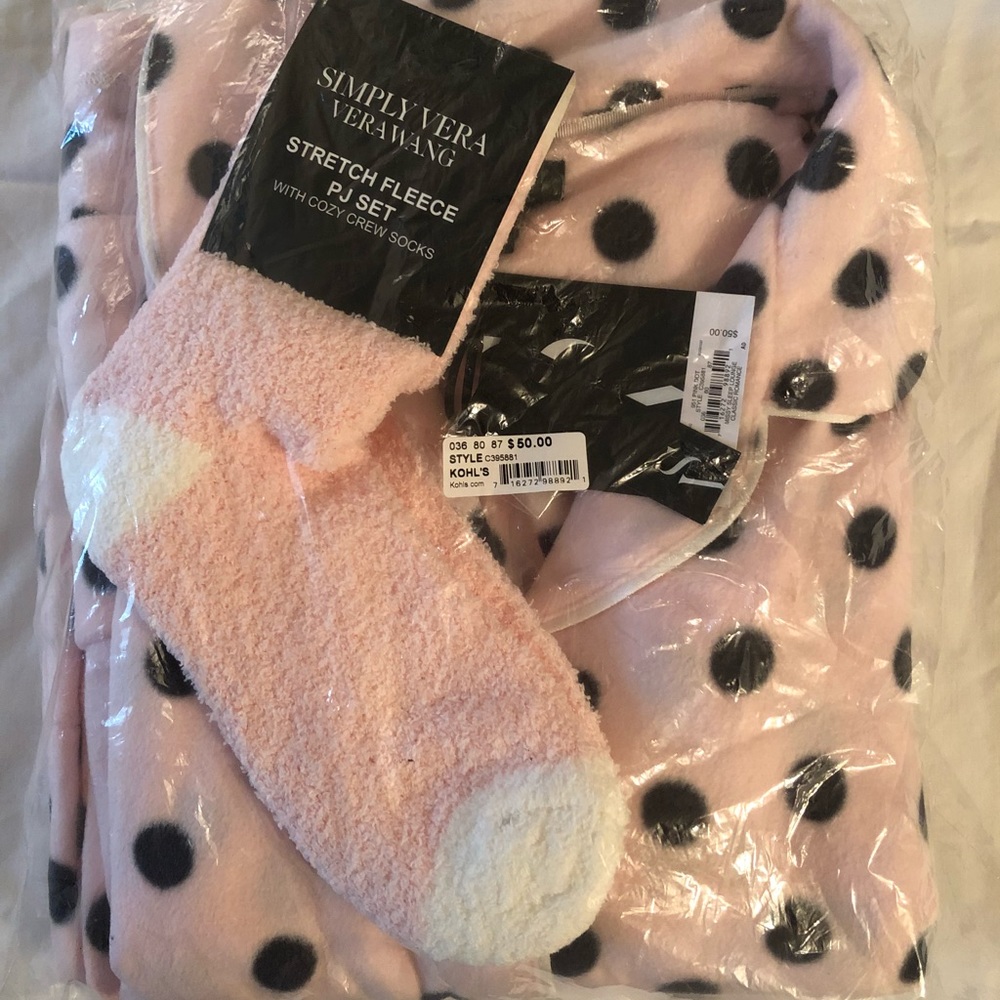 Vera Wang Fleece PJ Set 🎀🖤